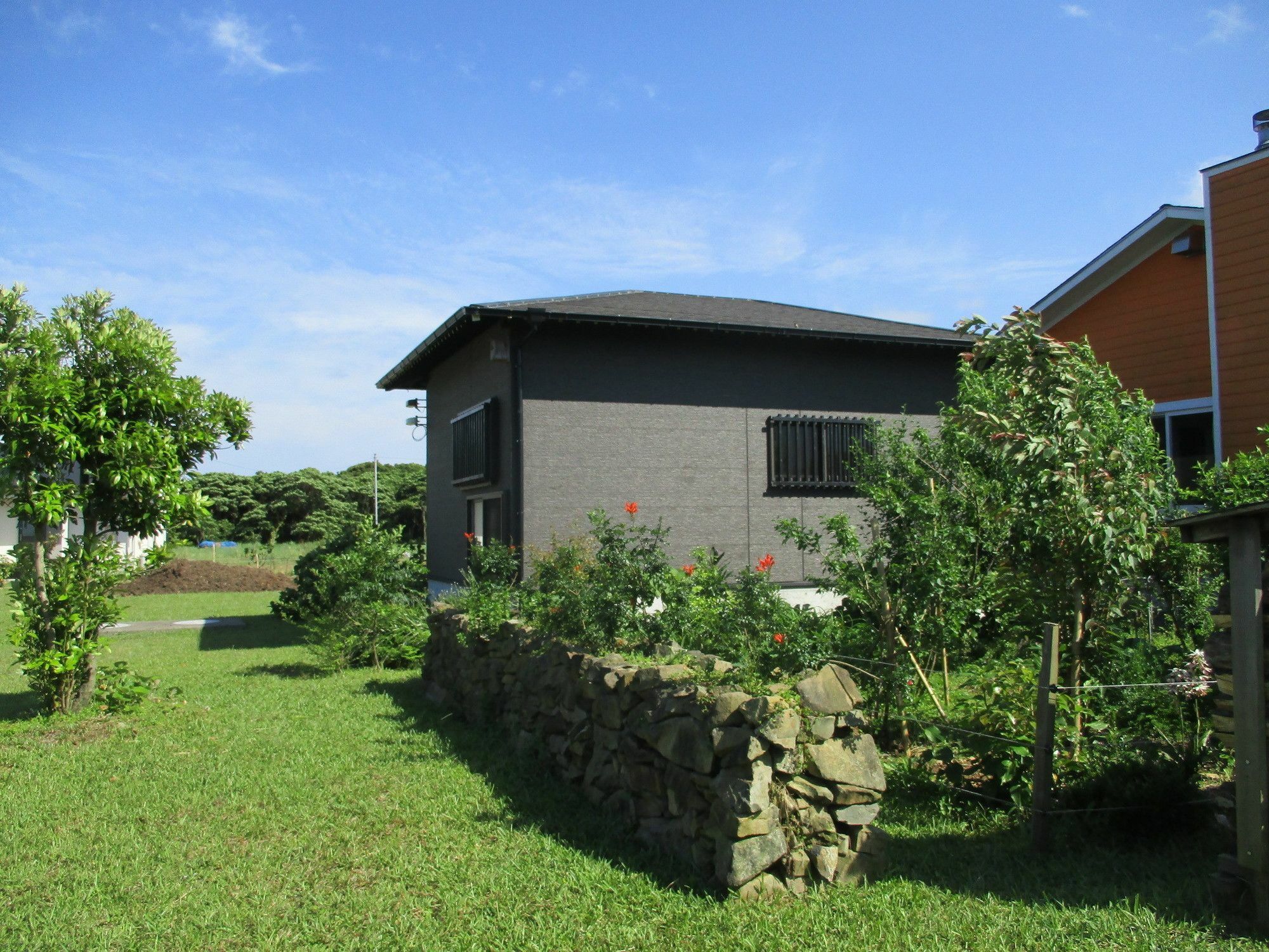 Cottage Orange House Yakushima Якушима Екстериор снимка